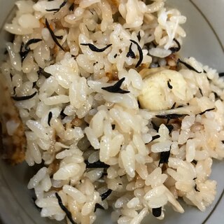 ホタテとひじきの炊き込みご飯